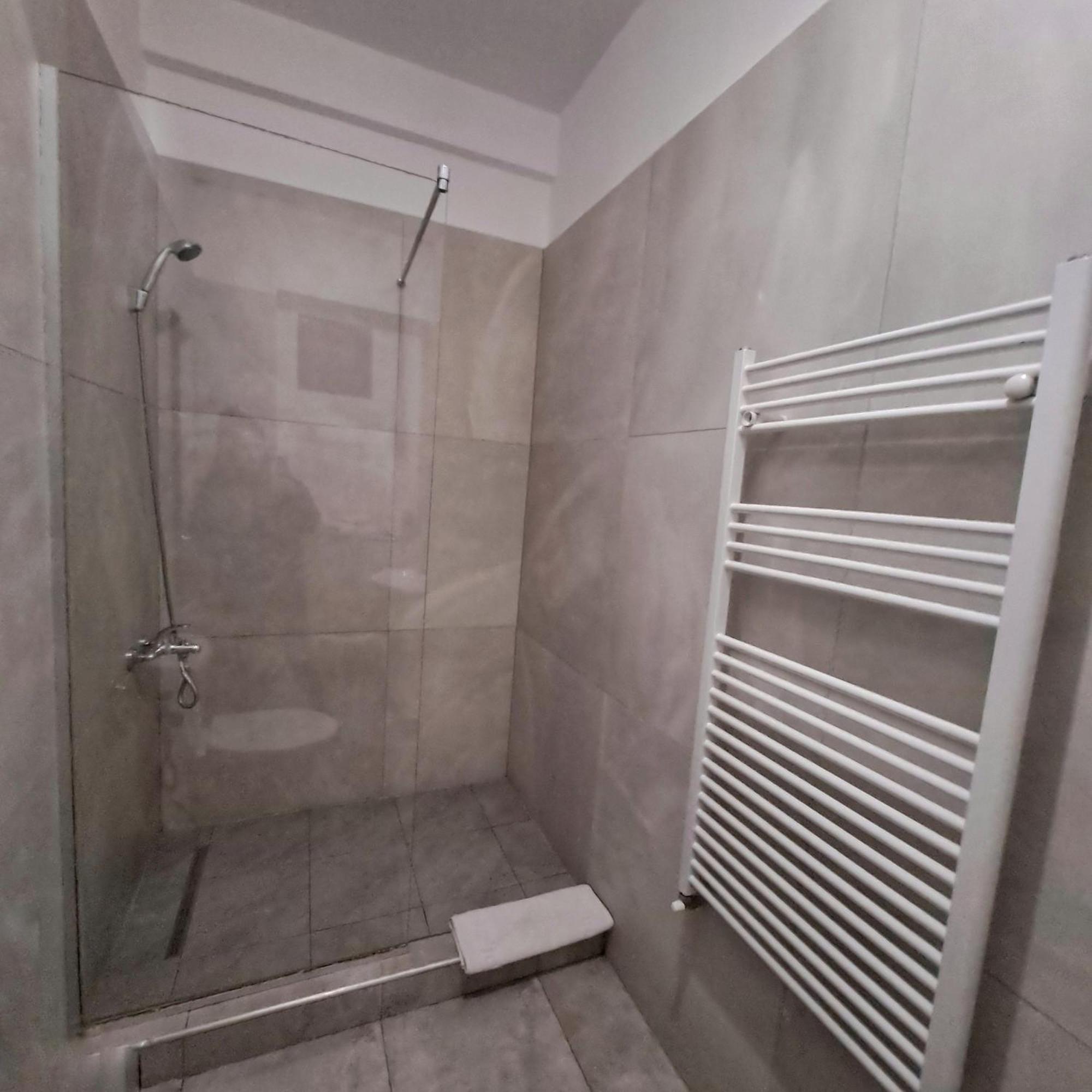 Vily Luxury Rooms Focşani المظهر الخارجي الصورة